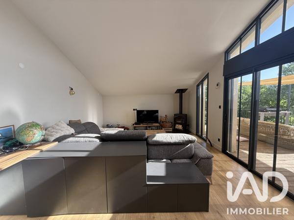 Maison à vendre 8 pièces 216 m² Charnay-lès-Mâcon