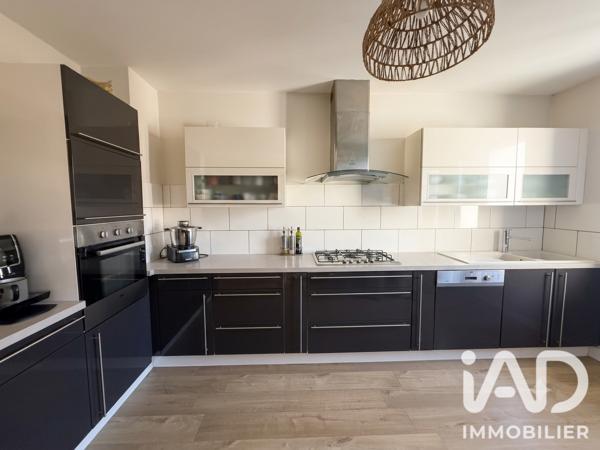 Maison à vendre 8 pièces 216 m² Charnay-lès-Mâcon
