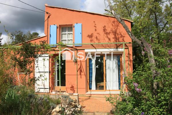 Cabanon rénové sur 4000 m² de terrain. En vente interactive.