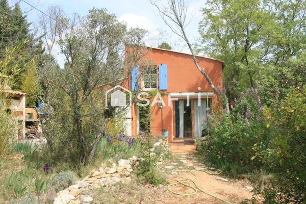 Cabanon rénové sur 4000 m² de terrain. En vente interactive.