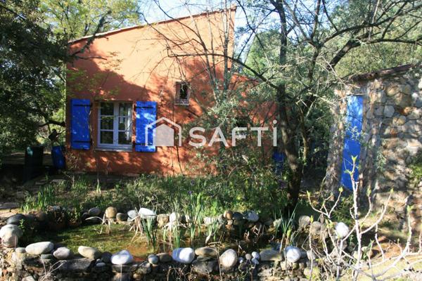 Cabanon rénové sur 4000 m² de terrain. En vente interactive.