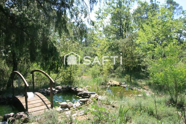 Cabanon rénové sur 4000 m² de terrain. En vente interactive.