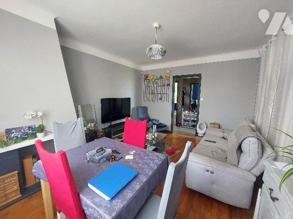 Saint-Gaudens, proche des commodités, maison de ville divisée en deux appartements indépendants.