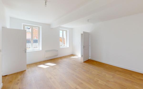 Maison à vendre    4 pièces •  Lherm
