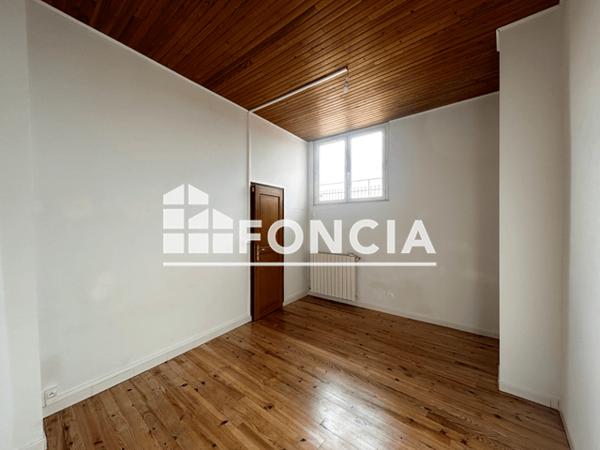 Location Maison 4 pièces 78.92 m² - PLACE DU CHATEAU Cazilhac 11570