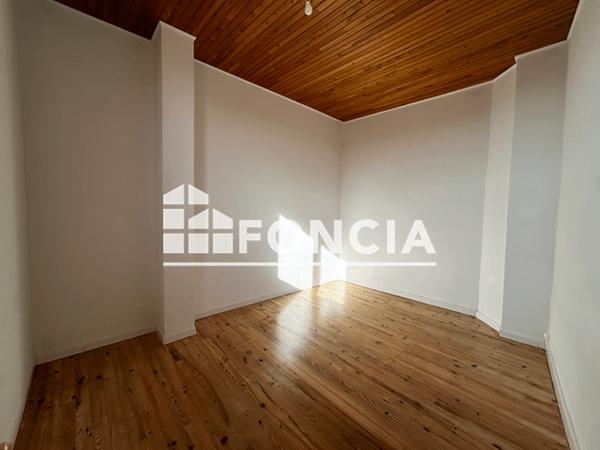 Location Maison 4 pièces 78.92 m² - PLACE DU CHATEAU Cazilhac 11570