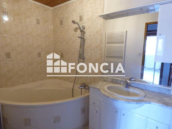 Location Maison 4 pièces 95.9 m² - PLACE DU CHATEAU Cazilhac 11570