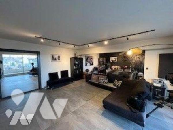 APPARTEMENT 128 M2 - 3 CHAMBRES - TERRASSE 23 M2 - CAVE ET GARAGE - A VENDRE - MALO LES BAINS
...