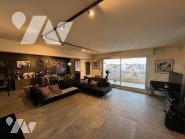 APPARTEMENT 128 M2 - 3 CHAMBRES - TERRASSE 23 M2 - CAVE ET GARAGE - A VENDRE - MALO LES BAINS
...