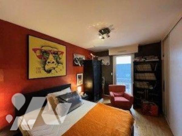 APPARTEMENT 128 M2 - 3 CHAMBRES - TERRASSE 23 M2 - CAVE ET GARAGE - A VENDRE - MALO LES BAINS
...