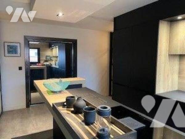 APPARTEMENT 128 M2 - 3 CHAMBRES - TERRASSE 23 M2 - CAVE ET GARAGE - A VENDRE - MALO LES BAINS
...