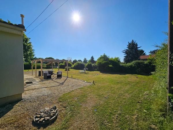 Maison de plain-pied sur la commune de St Pierre d'Excideuil à 3 minute de CIVRAY