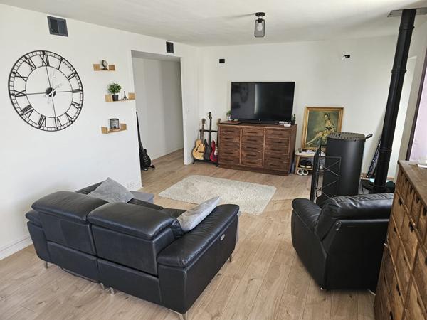 Maison de plain-pied sur la commune de St Pierre d'Excideuil à 3 minute de CIVRAY