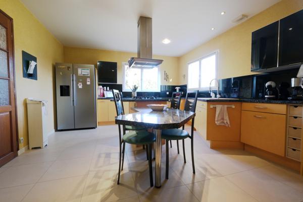 Saint-Gilles-Croix-de-Vie (85800) Villa avec dépendance à Saint-Gilles-Croix-de-Vie