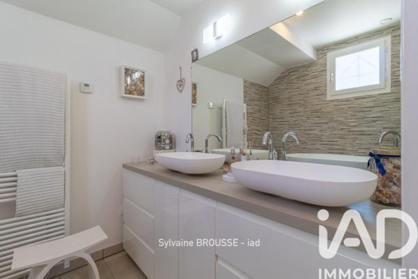 Maison à vendre 7 pièces 130 m² Villepreux