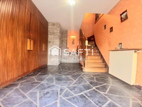 Jolie maison spacieuse avec 6 chambres