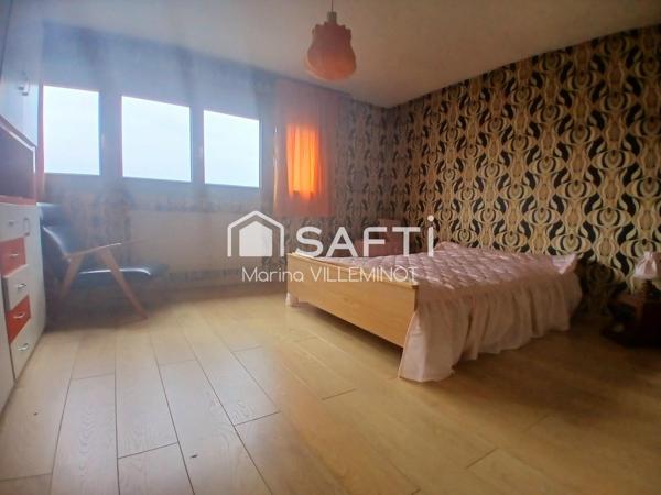 Jolie maison spacieuse avec 6 chambres