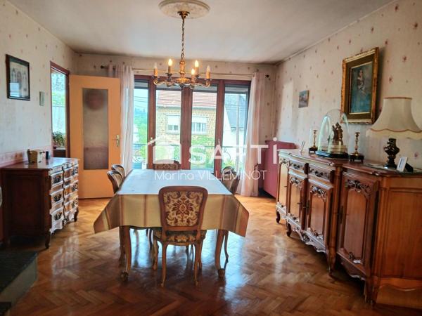 Jolie maison spacieuse avec 6 chambres