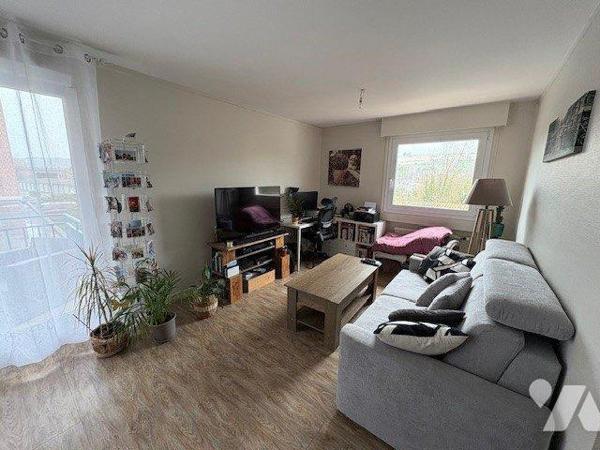 Baisse de prix
Appartement situé au 1er étage d'une résidence avec ascenseur à proximité imméd...