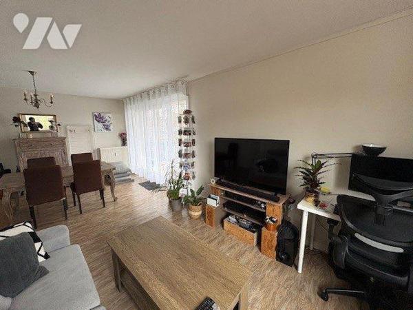 Baisse de prix
Appartement situé au 1er étage d'une résidence avec ascenseur à proximité imméd...