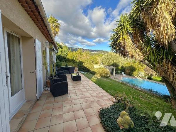 A VENDRE LE REVEST-LES-EAUX (VAR) 83200 - BELLE VILLA DE 126 M2 T5 AVEC VUE MAGNIFIQUE SUR LE V...