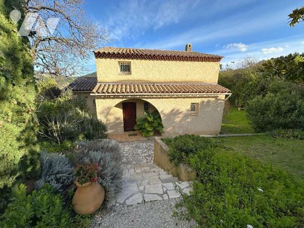 A VENDRE LE REVEST-LES-EAUX (VAR) 83200 - BELLE VILLA DE 126 M2 T5 AVEC VUE MAGNIFIQUE SUR LE V...