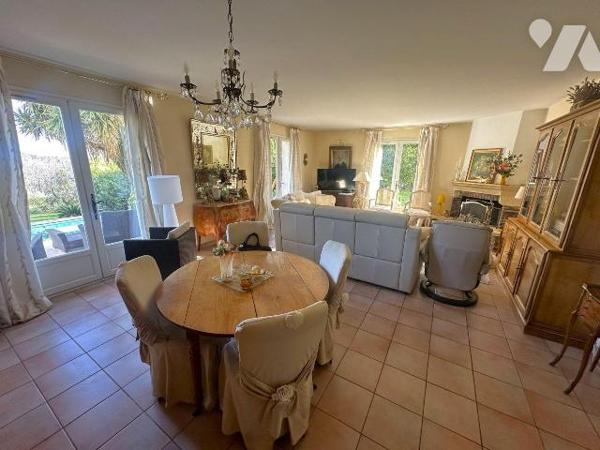 A VENDRE LE REVEST-LES-EAUX (VAR) 83200 - BELLE VILLA DE 126 M2 T5 AVEC VUE MAGNIFIQUE SUR LE V...