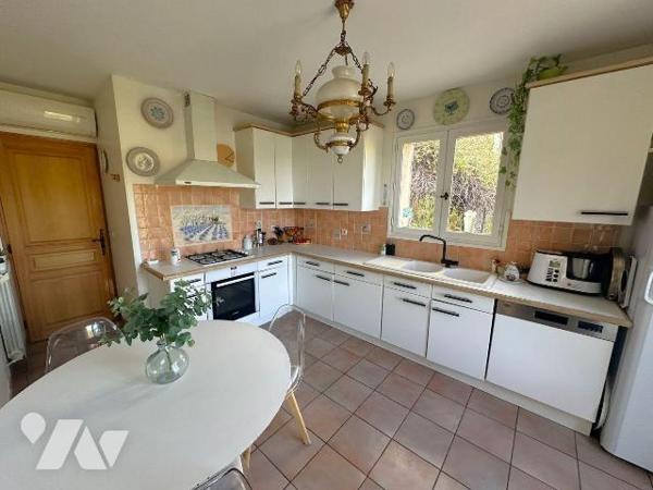 A VENDRE LE REVEST-LES-EAUX (VAR) 83200 - BELLE VILLA DE 126 M2 T5 AVEC VUE MAGNIFIQUE SUR LE V...