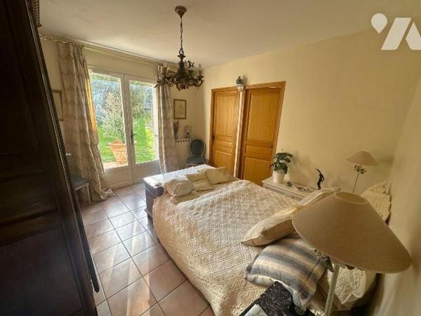 A VENDRE LE REVEST-LES-EAUX (VAR) 83200 - BELLE VILLA DE 126 M2 T5 AVEC VUE MAGNIFIQUE SUR LE V...