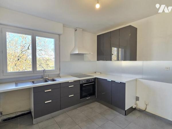 Appartement Type 2 , cave, place de parking