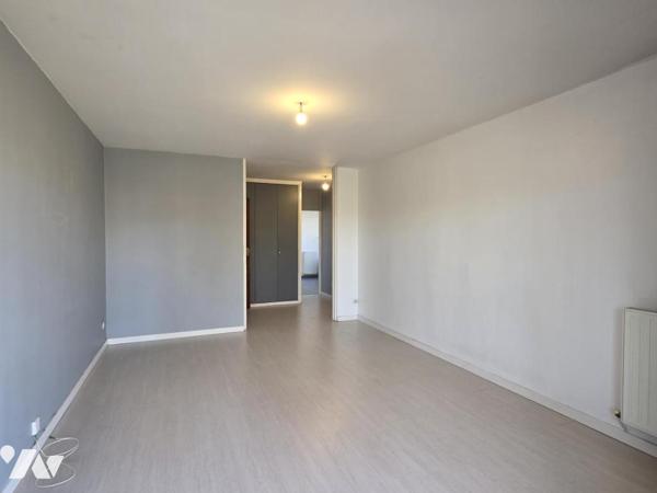 Appartement Type 2 , cave, place de parking