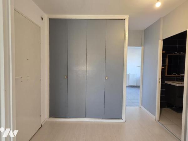 Appartement Type 2 , cave, place de parking