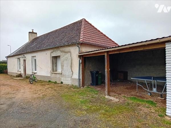 RUAUDIN,  maison ancienne de plain-pied avec 2 chambres.