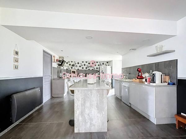 Maison à vendre 7 pièces de 240 m²