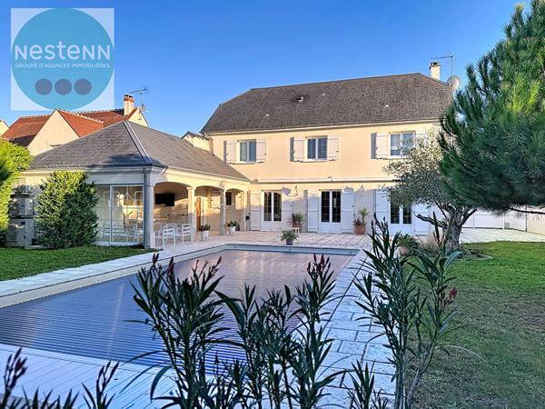 Maison moderne a vendre a Saint Denis en Val - 4 chambres, piscine, garage