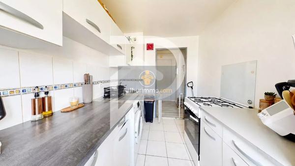 Vente                                                      Appartement
                        
                     2 pièces                      48 m2                     à Chanteloup-les-Vignes