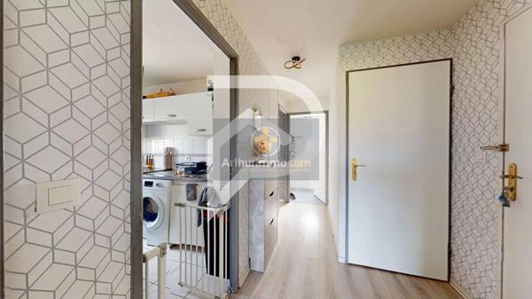 Vente                                                      Appartement
                        
                     2 pièces                      48 m2                     à Chanteloup-les-Vignes