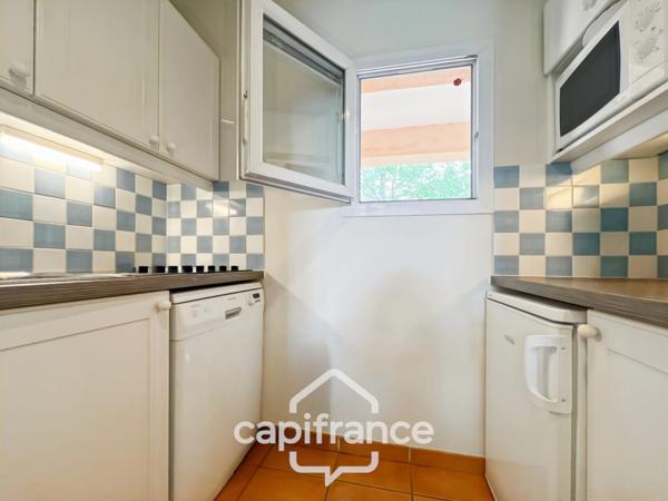 appartement  de 33 m2  vue panoramique, sud /sud ouest , 1 chambre1 salle de bain, équipé meublé piscine chauffée, place de parking