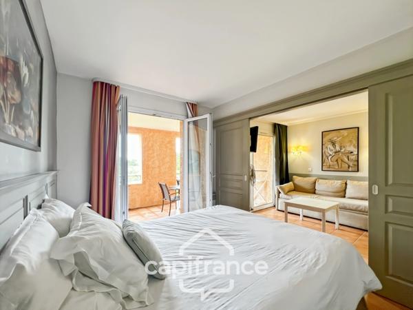 appartement  de 33 m2  vue panoramique, sud /sud ouest , 1 chambre1 salle de bain, équipé meublé piscine chauffée, place de parking