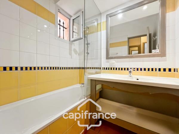 appartement  de 33 m2  vue panoramique, sud /sud ouest , 1 chambre1 salle de bain, équipé meublé piscine chauffée, place de parking