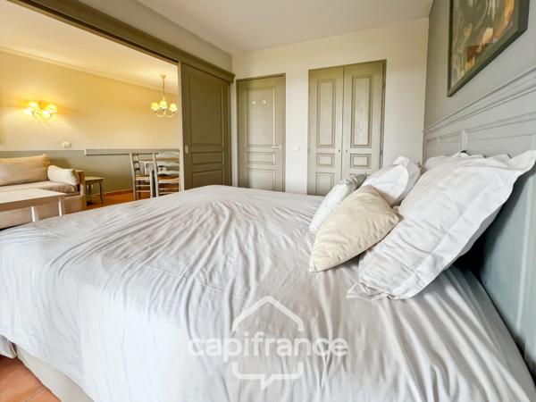 appartement  de 33 m2  vue panoramique, sud /sud ouest , 1 chambre1 salle de bain, équipé meublé piscine chauffée, place de parking