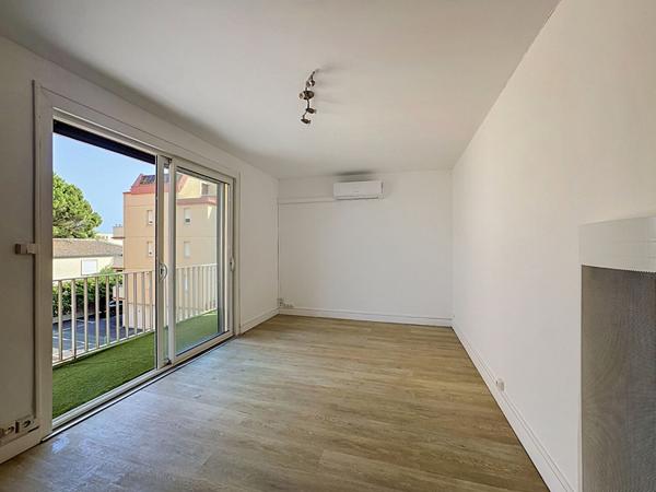 Coup de coeur à Narbonne-Plage : appartement T3 de 57 m2 lumineux avec balcon et parking