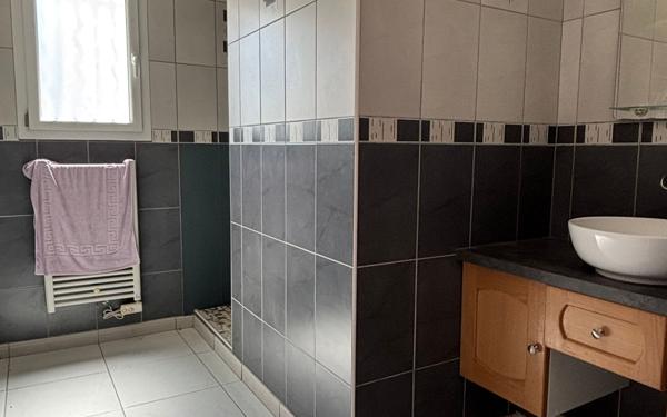 Maison à louer    8 pièces •  Saint-Pierre-d'Oléron