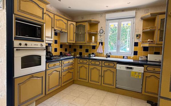 Maison à louer    8 pièces •  Saint-Pierre-d'Oléron