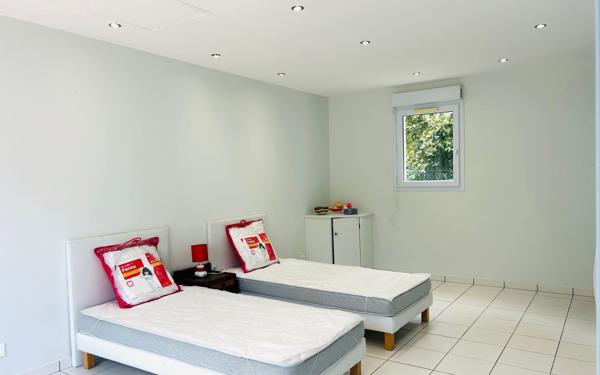 Maison à louer    8 pièces •  Saint-Pierre-d'Oléron