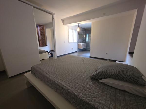 Maison Narbonne 8 pièce(s) 255.87 m2