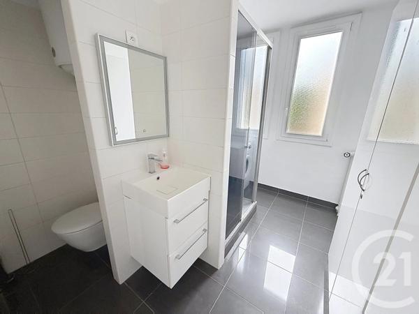 Appartement F3 à vendre  3 pièces - 52,46 m 2   LE KREMLIN BICETRE  - 94