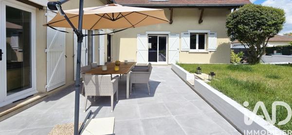 Maison à vendre 10 pièces 260 m² Montévrain