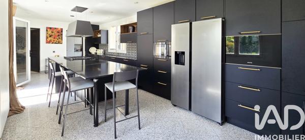 Maison à vendre 10 pièces 260 m² Montévrain