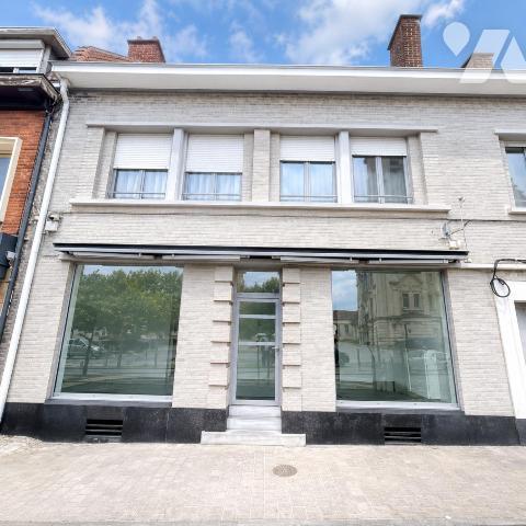 SECLIN CENTRE-VILLE – Local commercial 77 m² avec cave de 28 m² + option parking privé 